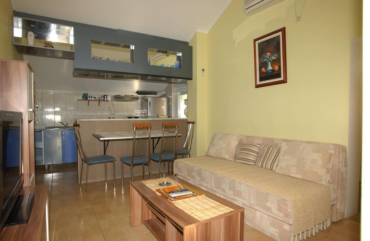 Mm Kovacevic Apartments Petrovac Exterior photo